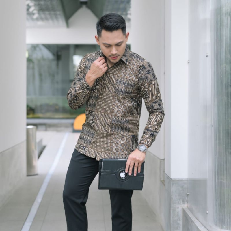 atasan batik pria modern lengan panjang lapis furing halus motif MARTOWIRO // baju kemeja batik pria modern lengan panjang full furing // baju batik pria terbaru kualitas premium lengan panjang // Hem batik pria modern