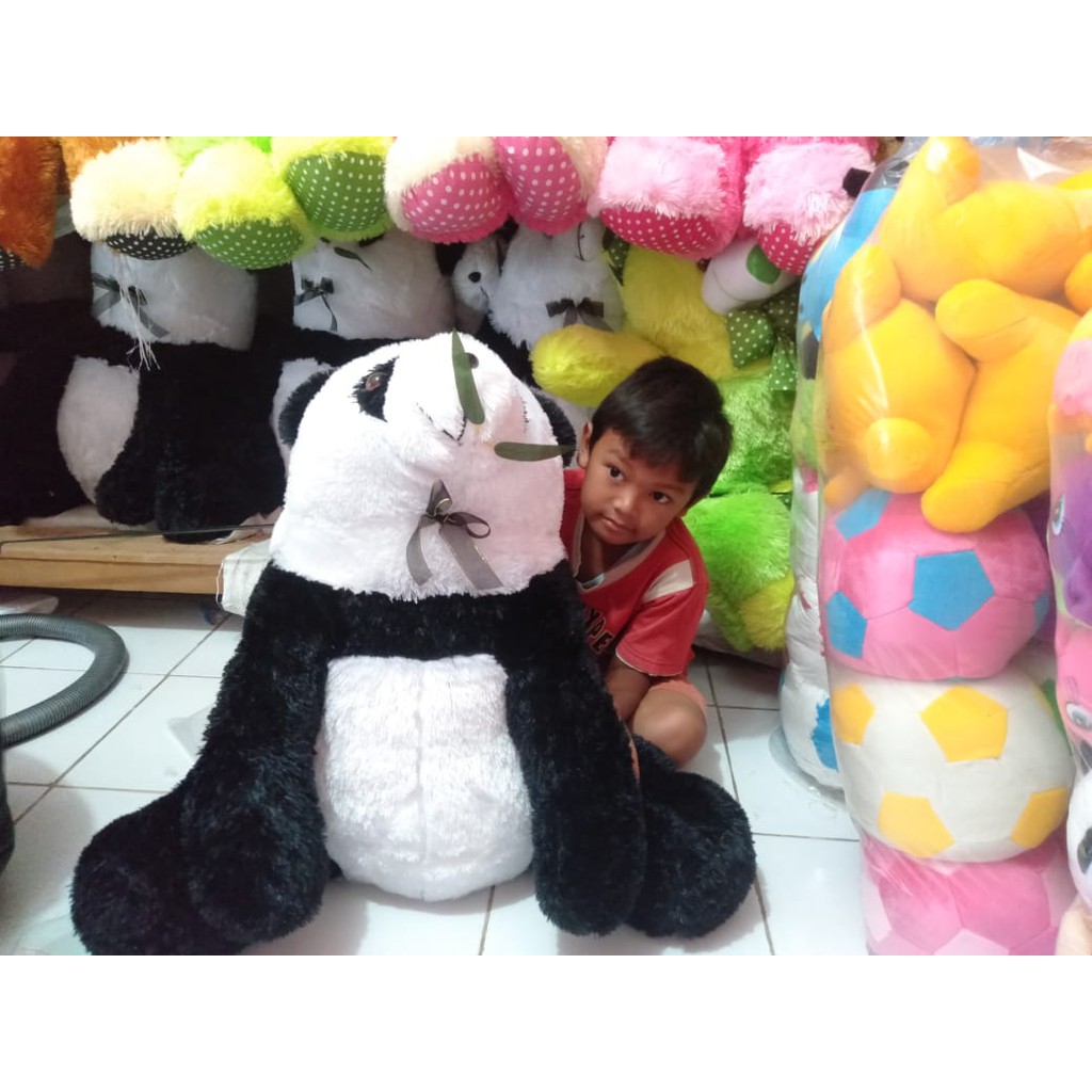 Boneka panda rumput jumbo duduk