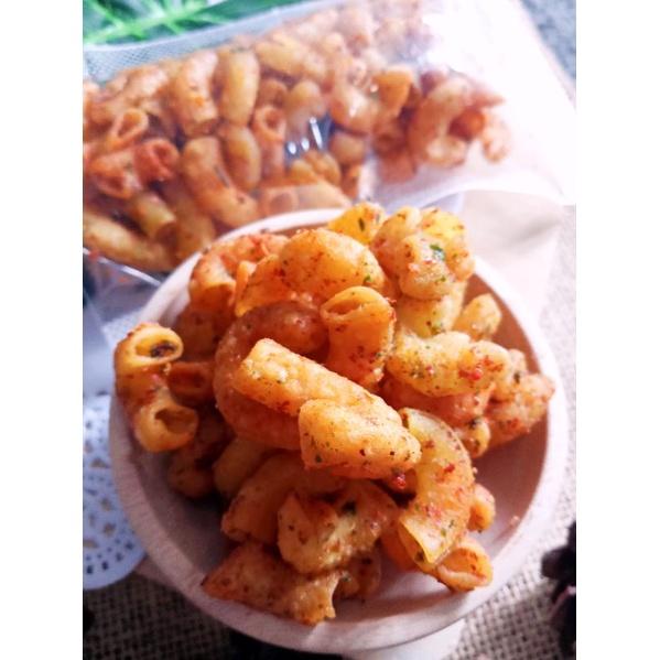 

Makaroni pedas daun jeruk / Makaroni pedas / Aneka cemilan / free packing