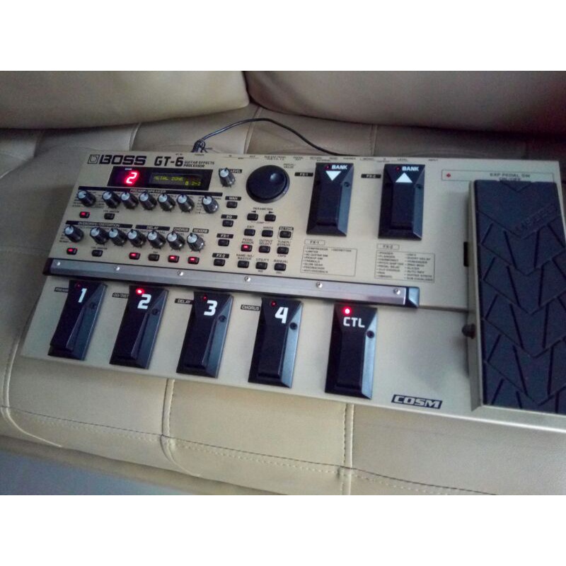 efek gitar boss gt6