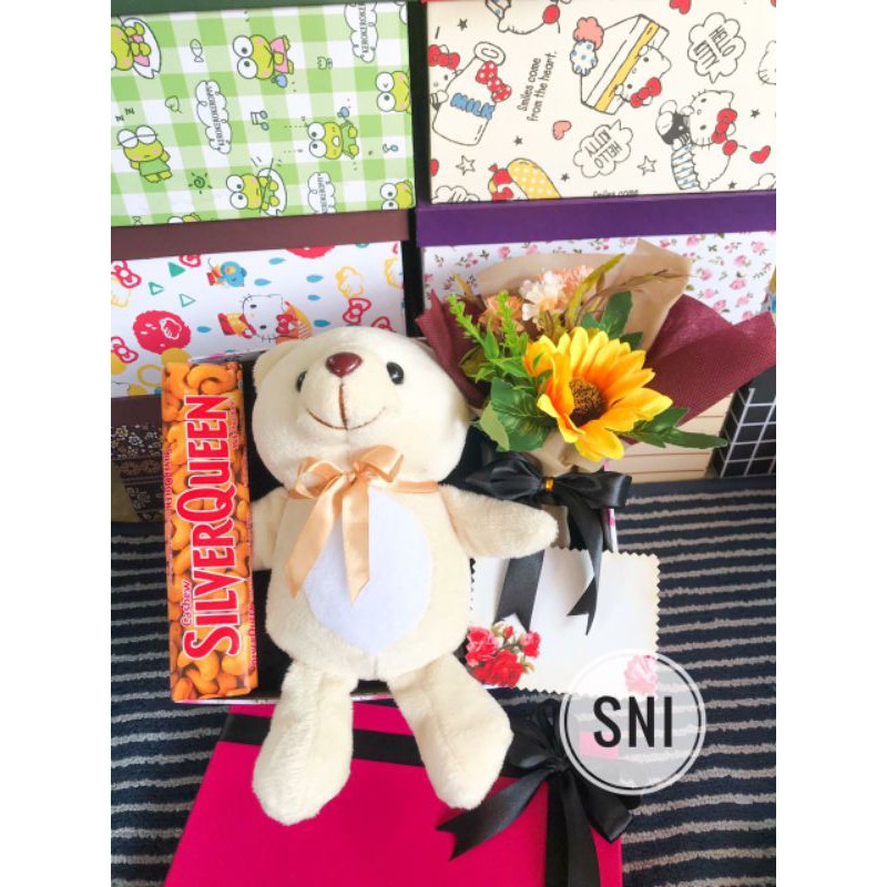 

Kado valentine hadiah valentine box isi boneka krem+coklat+bunga+kartu ucapan+pita