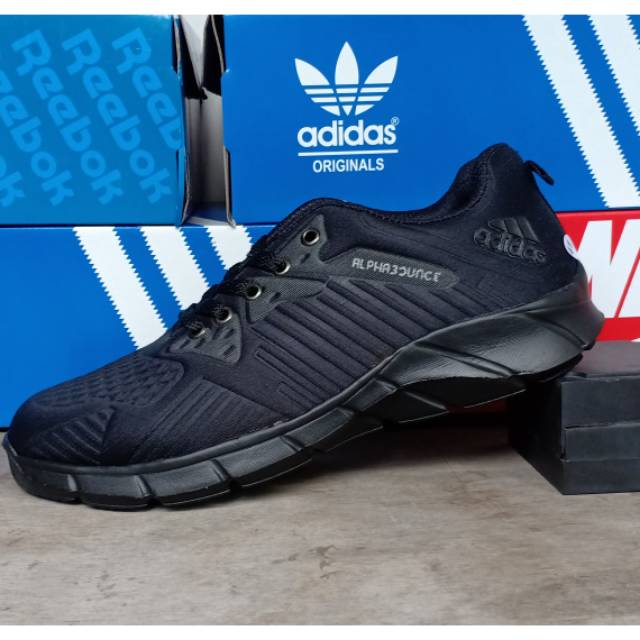 TERBARU SEPATU SNEAKERS SEKOLAH HITAM POLOS ADIDAS ALPHABOUNCE PRIA WANITA FULL BLACK MODEL SPORT
