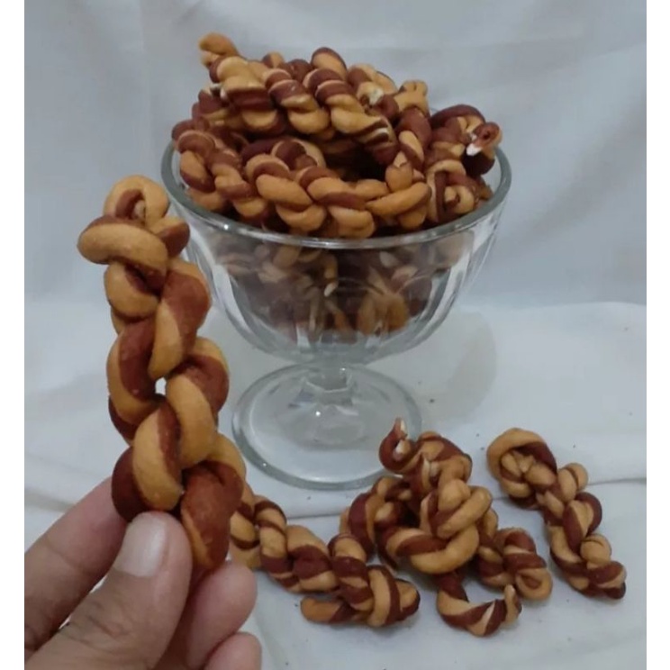 

Kue tambang atau untir² mix coklat