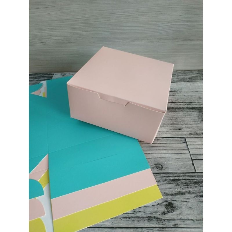 

kardus box kue souvenir 16x16x8 cm