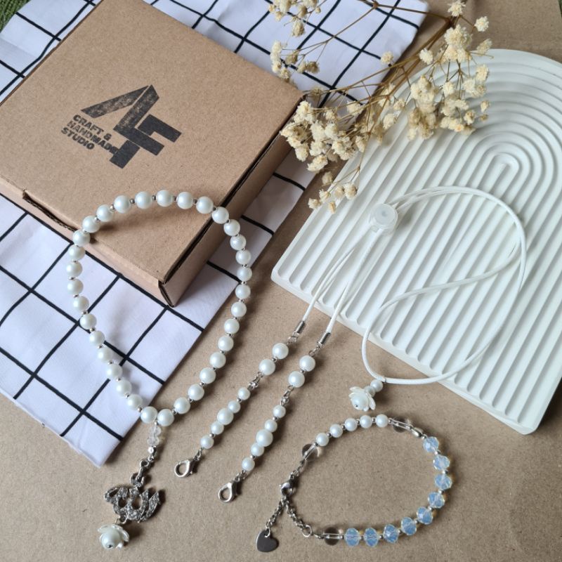 

PAKET HAMPERS / PARCEL / HAMPERS LEBARAN / GIFTBOX / NOWYCRAFTS / CRAFTHANDMADE / TASBIH