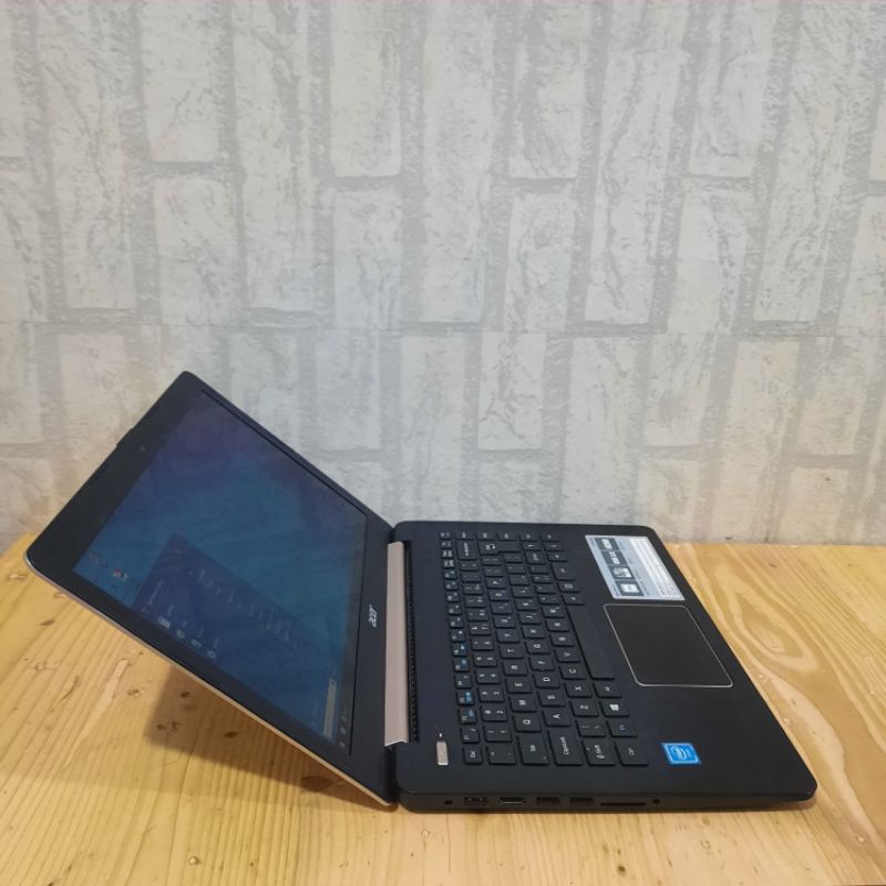 Laptop Acer One 14 L1410 Celeron N3060 Ram 2GB/SSD 128GB Body Slim kekinian Windows 10 Layar 14inch