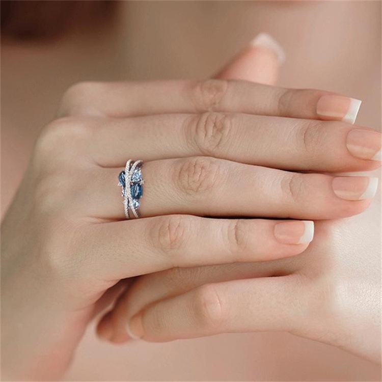 Cincin zircon Biru Laut Bentuk x Model hollow