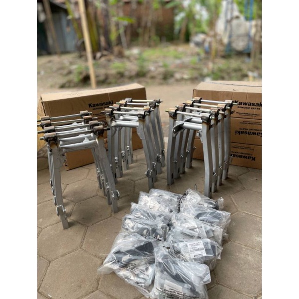 ARM KAZE SWING ARM AREM SUPITAN BELAKANG KAZE FULL SET ORI ORIGINAL BARU PNP HONDA PNP CB BEHEL BEGE