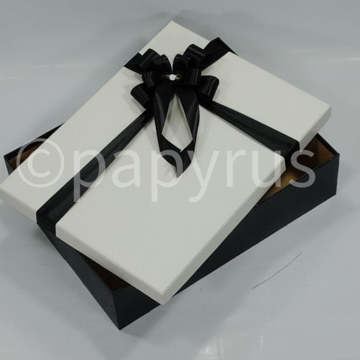

Update PAPYRUS 30x40 Tinggi 10cm Kotak Kado Gift Box Hadiah