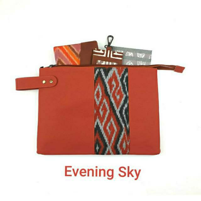 

Bukuku Pouch Batik / Pouch Tenun Manhattan Aneka Motif