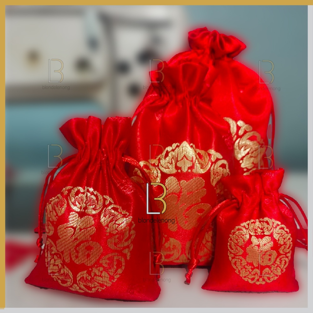 

Tas Standing Pouch Serut Spunbond Kantong Tempat Kain Pita Kotak Box Dus Kado Goodie Godie Souvenir Hampers Bag Kemasan Stiker Sticker Box Permen Kue Kering Cookies Keranjang Coklat Cokelat Coin Imlek Sincia Fuk Fu Cny Shio Kelinci 2023 Cina China Murah