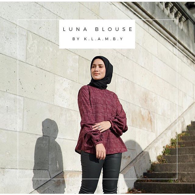 Luna Blouse Maroon Wearing Klamby