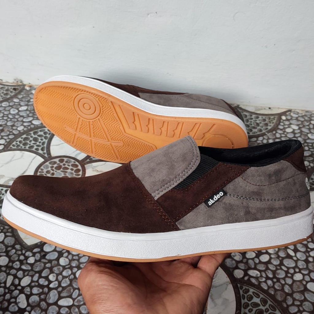 Sepatu Pria Slip On Laki Laki Dewasa Aldeo A01 Abu Coklat Slop Tanpa Tali Keren Terbaru 2022 Buat Gaya Santai