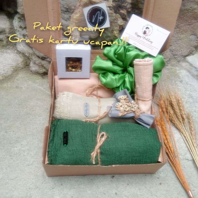 Paket hampers hijab murah / Paket hadiah ultah / Kado pernikahan / Hadiah Lainnya