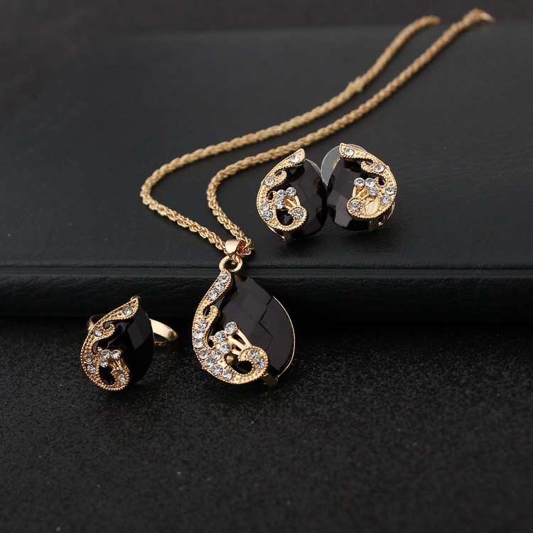 Korea ornamen indah peacock kristal set kalung Korea gaya temperamen elegan anting-anting kalung cin