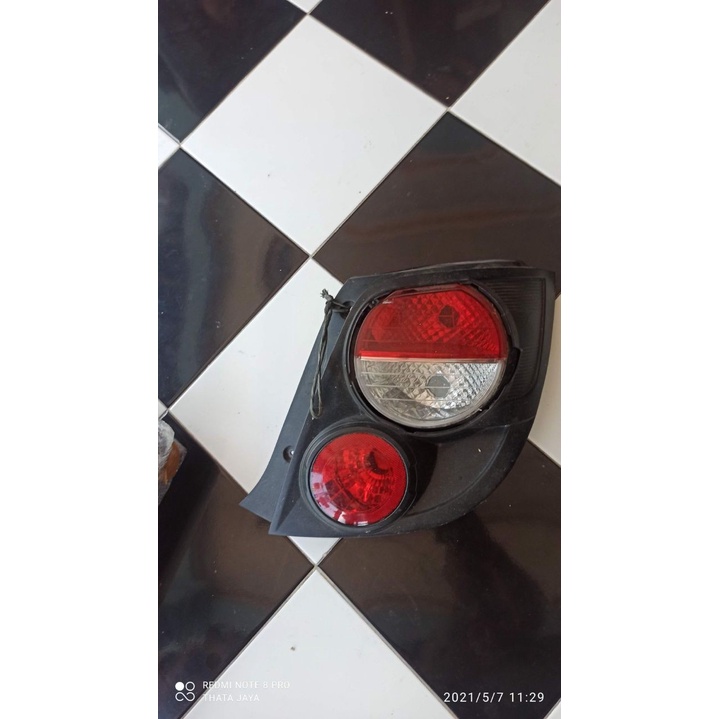 Lampu belakang stoplamp aveo sonic 2012 2014