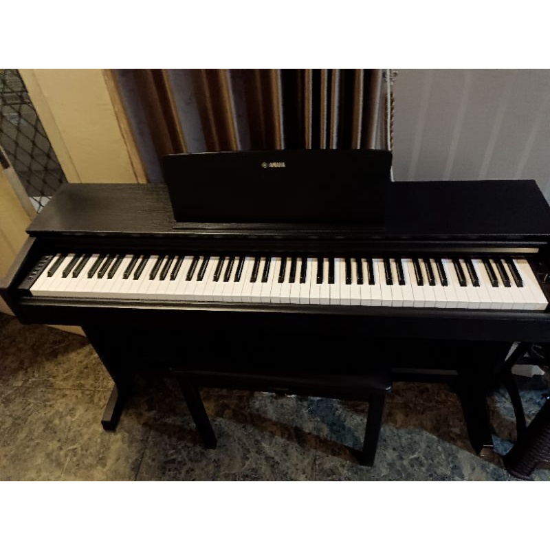 Yamaha Arius YDP 143 lengkap bangku