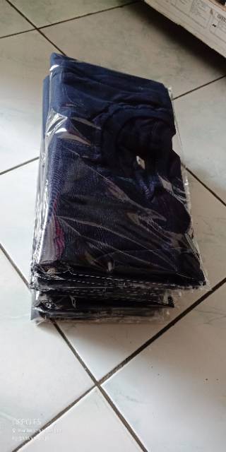 kaos polos biru dongker