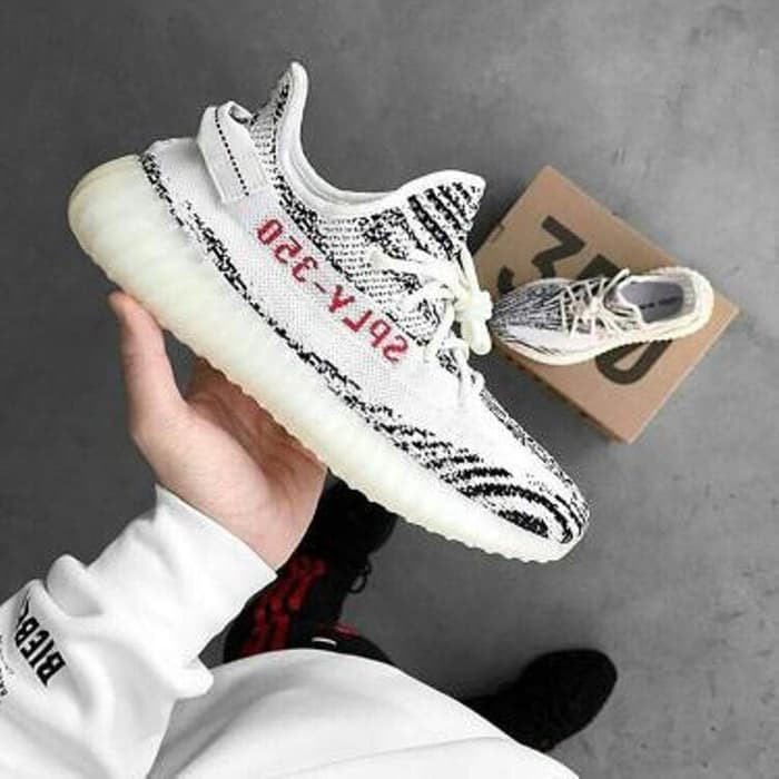 Sepatu Sneakers / Adidas Yeezy Spring / Grade Original