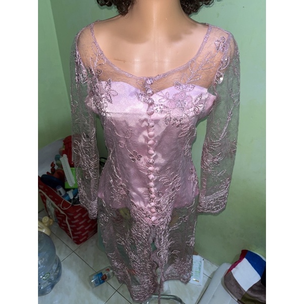 Preloved Kebaya Panjang Brokat Pink