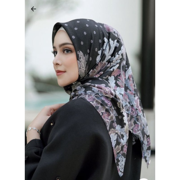 Buttonscarves Royale Black