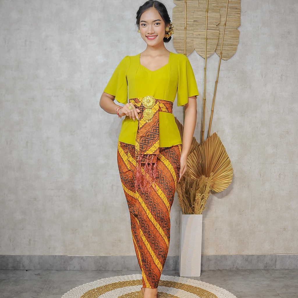 (kode 5) ONE SET KEBAYA JADI AIR FLOW RUMBAI+KAMEN PLISKET+SELENDANG-Kuning sandat