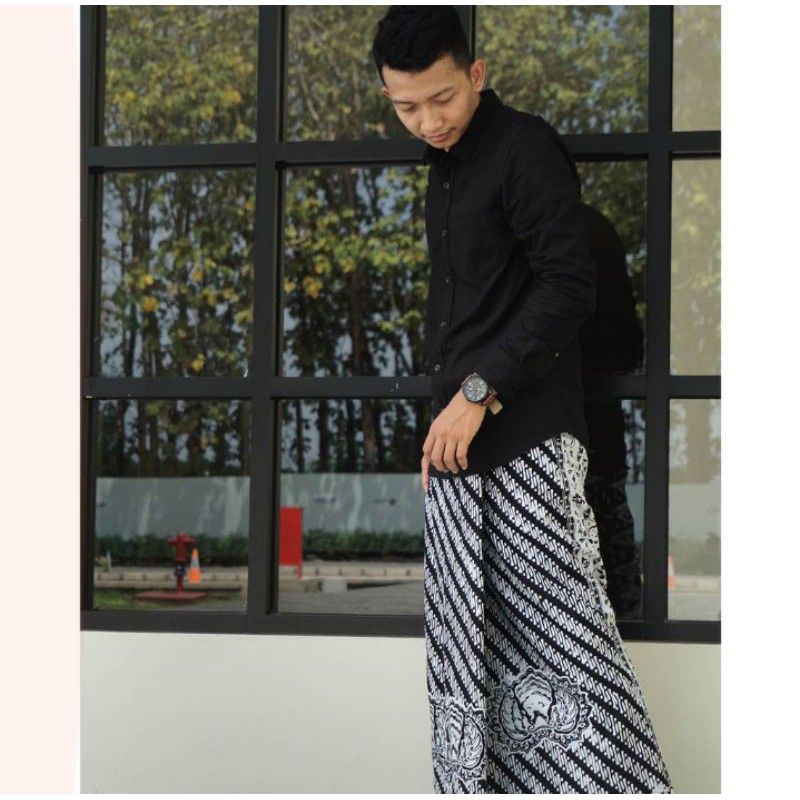 SARUNG TRADISIONAL SENO GURDO SARUNG PRINTING SARUNG BATIK