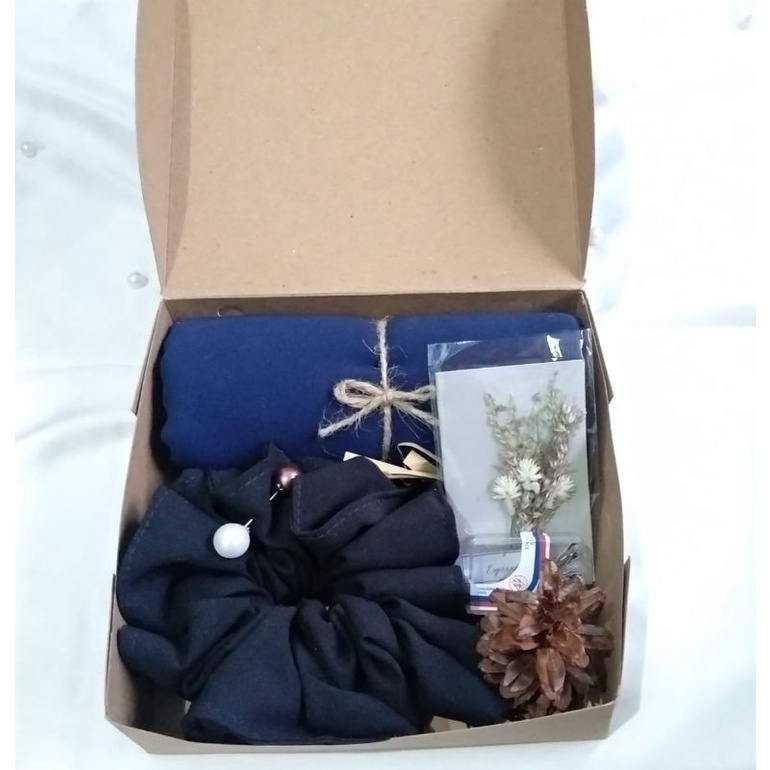 hampers hijab pashmina