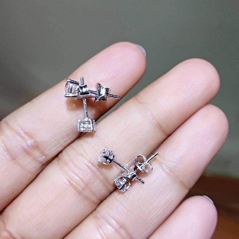 Anting Titanium Wanita Anti Karat Dan Tidak Gatal Saat Digunakan