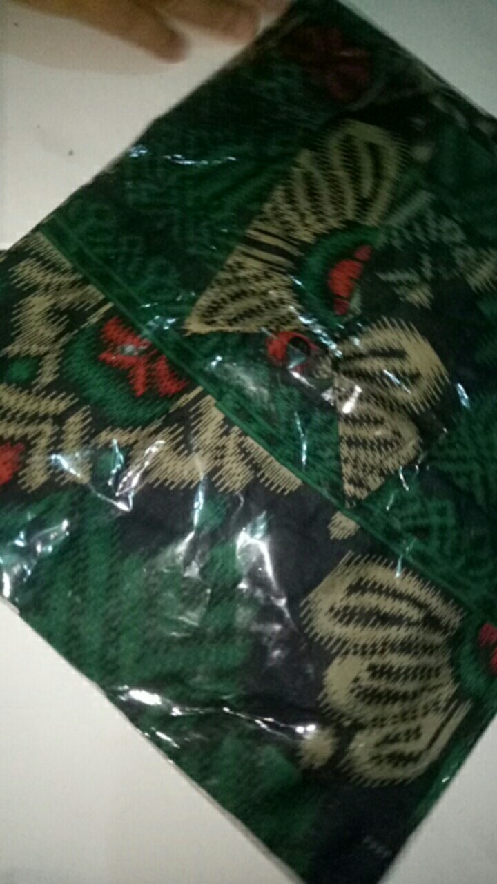 Baju Batik Hijau Ketjubung