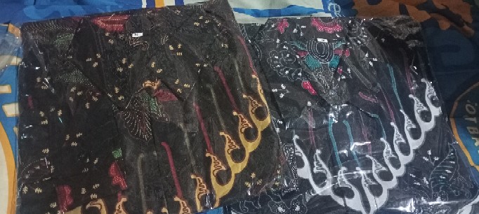 Kemeja Batik Pria Artis Adipati Dolken  M L Xl Terlaris