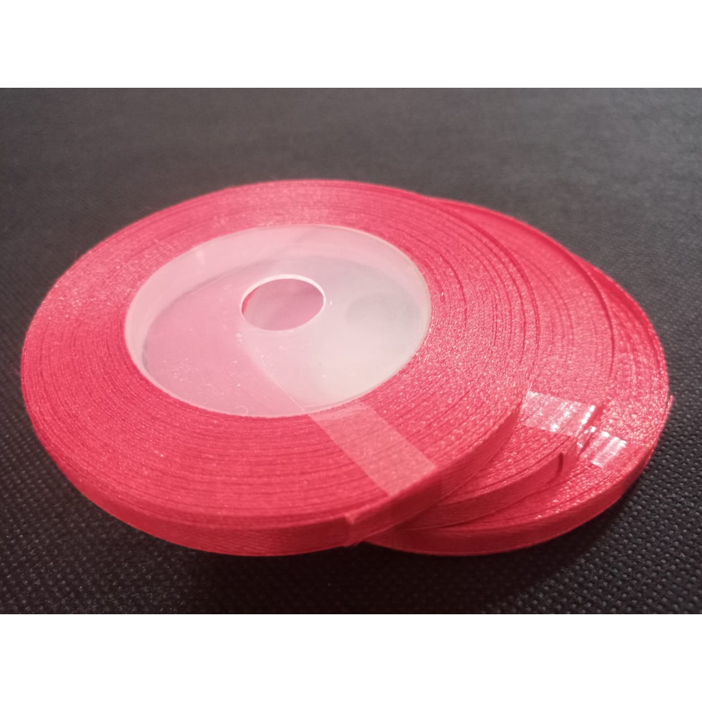 

Pita Satin Merah Ukuran 1/4 inch/0,635cm per roll