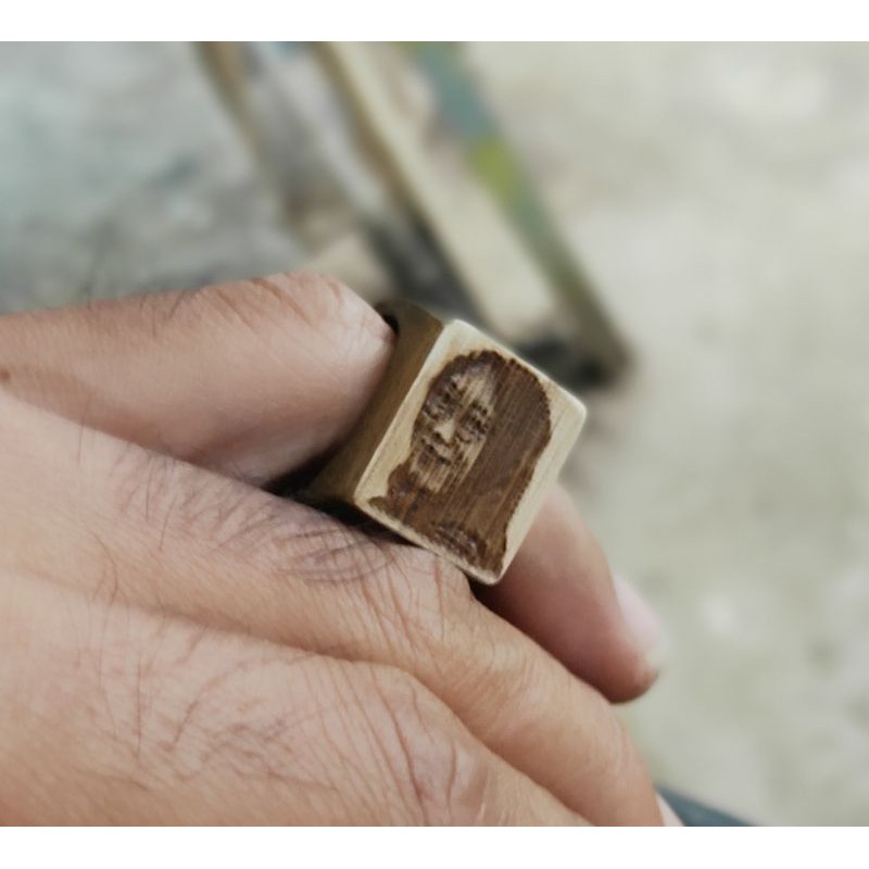 cincin kayu ukir custom - cincin grafir potret wajah - cincin grafir karakter