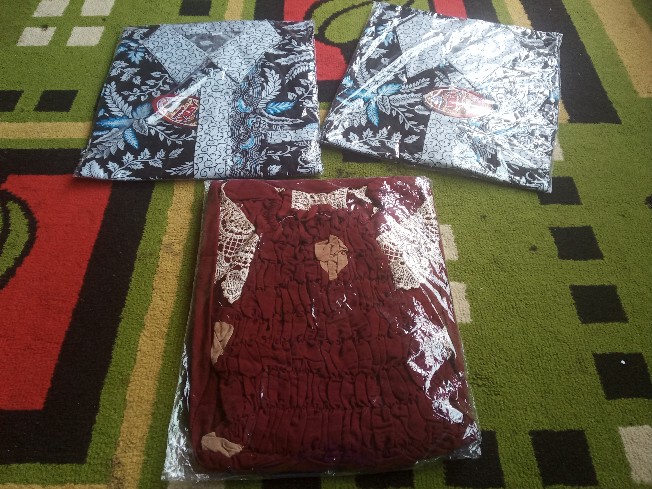 Batik Aksen Atasan Kerja Casual Batik Modern Wanita Peplum Kombinasi Embos Tanpa Lengan Panjang Solo