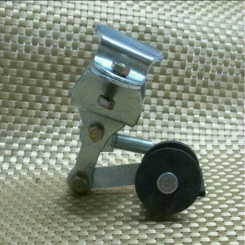 Stabilizer rantai penahan rantai motor bebek