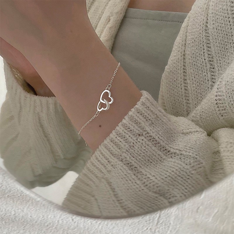Gelang Liontin Hati Ganda Hollow Gaya Vintage Korea Untuk Wanita