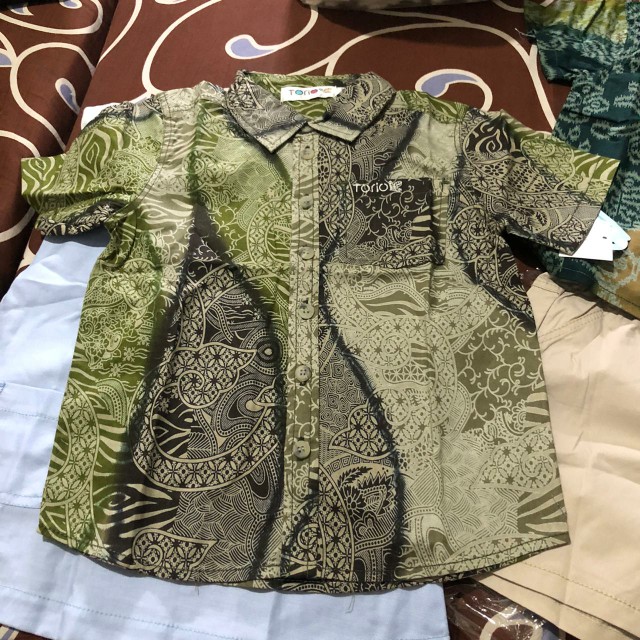 Torio Indonesian Smart Casual Green Batik - Kemeja Batik Anak Laki-laki