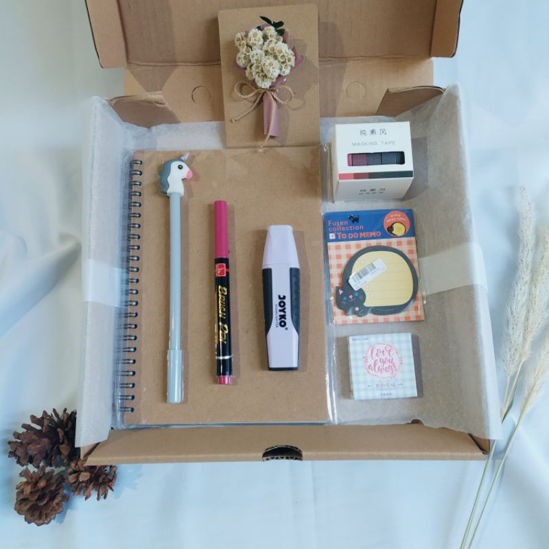 

Hampers Journal Kit/Kado Wisuda/Kado Ulang Tahun