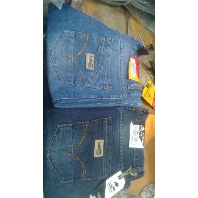 Celana jeans pendek pria fashion standar style