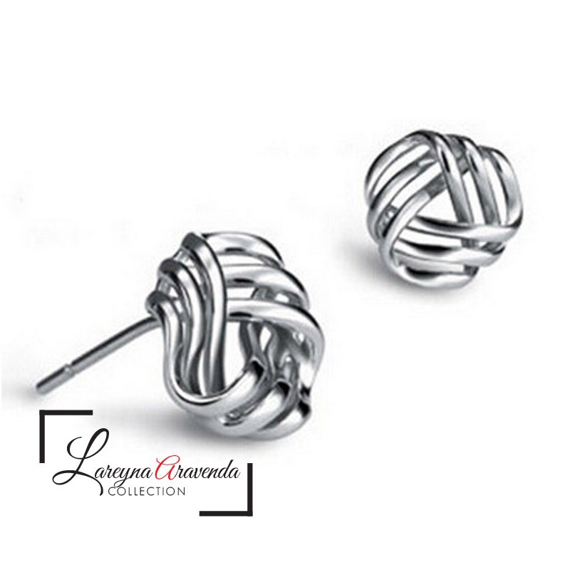 Anting Wanita Titanium Motif Triangel Unik Anti Karat Non Alergi AT058