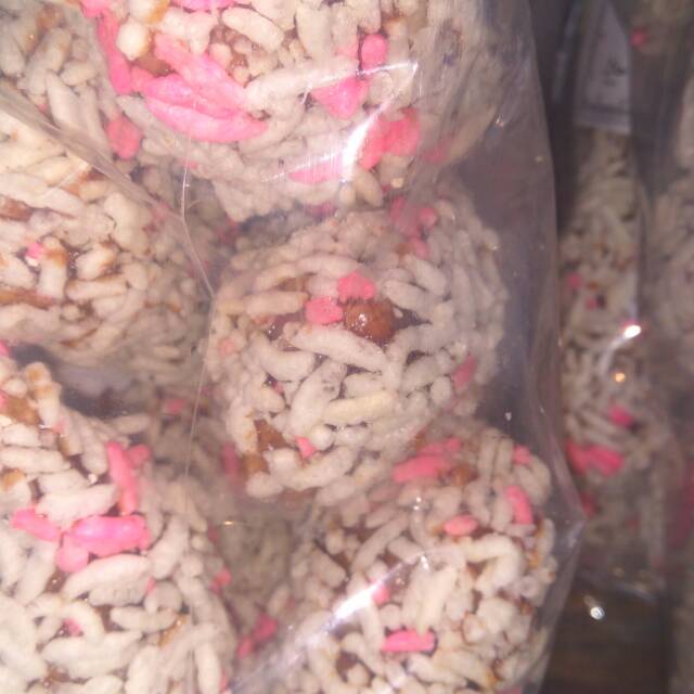 

MACO Cemilan KHAS MADURA