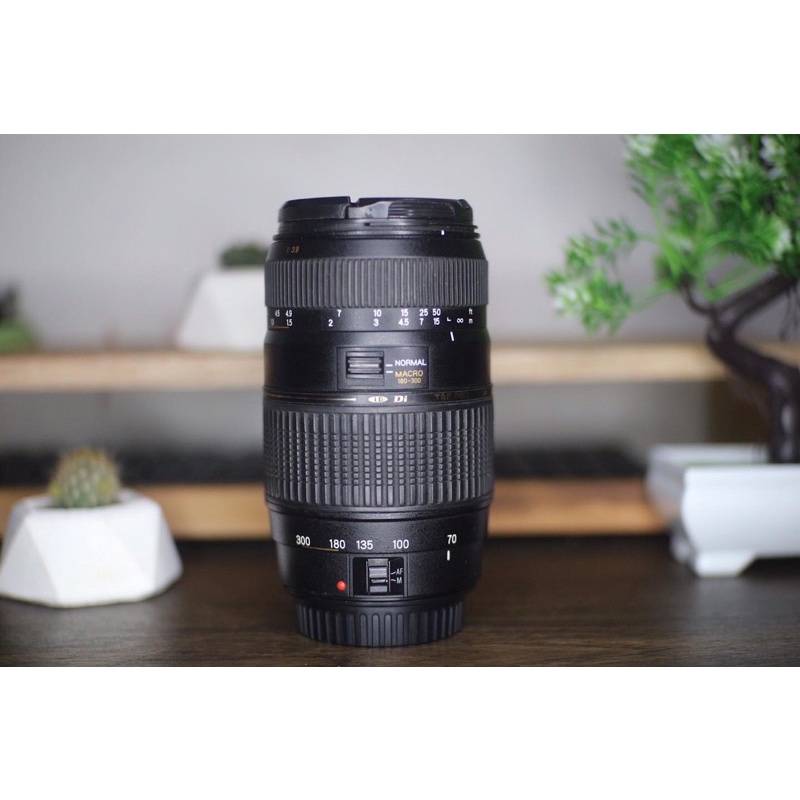 LENSA TELLE FOR DSLR CANON 70-300MM MEREK TAMRON BANYAK PEMINATNYA