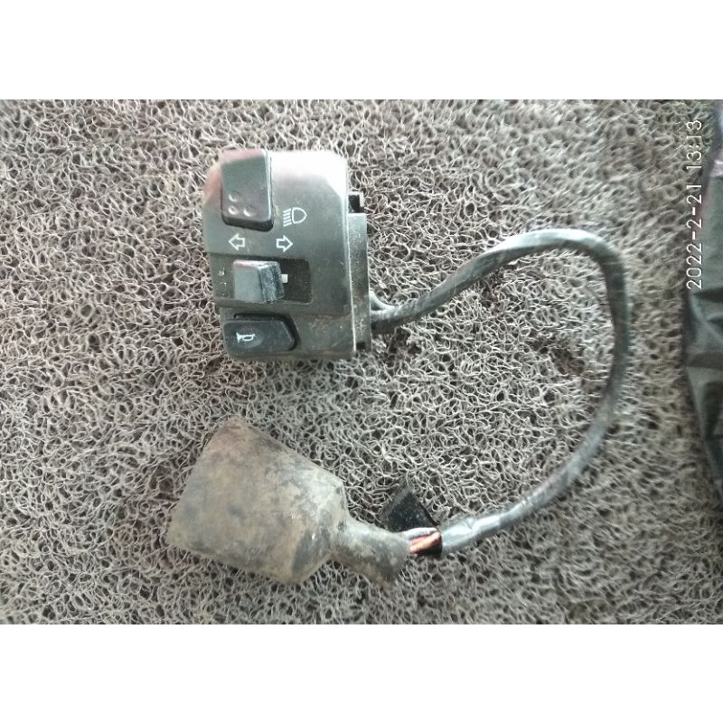 HOLDER SAKLAR KIRI KLX BF ORIGINAL TOMBOL KIRI KLX