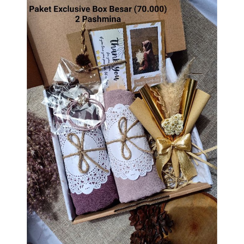 

HAMPERS GIFT BOX HIJAB