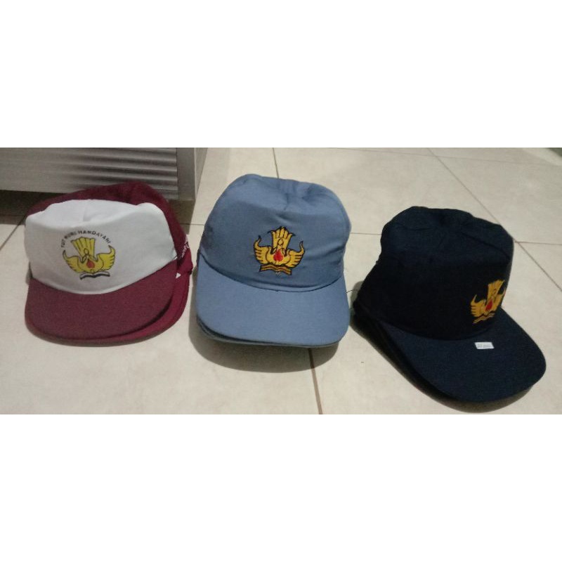 

atribut sekolah