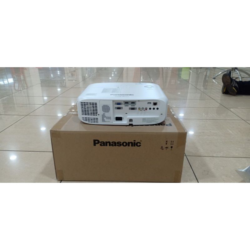 proyektor panasonic PT-VX610 panasonic VX610A garansi resmi