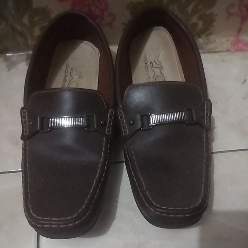 SEPATU INTERNASIONAL (INTER) 12