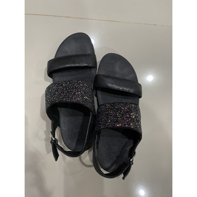 sendal sepatu fitflop