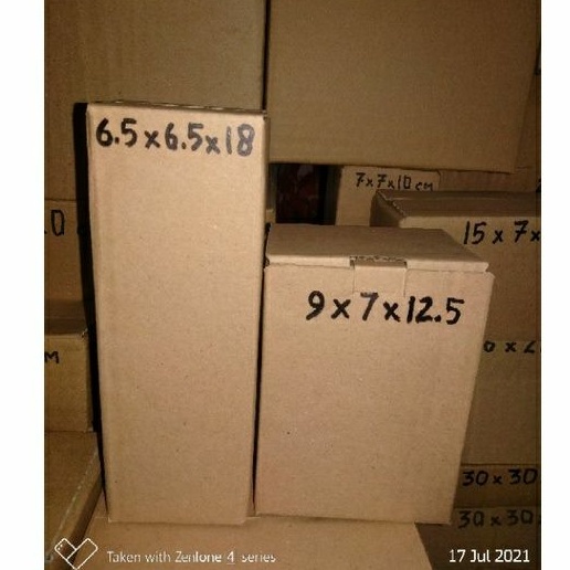 

Dus 6.5x6.5x18 cm