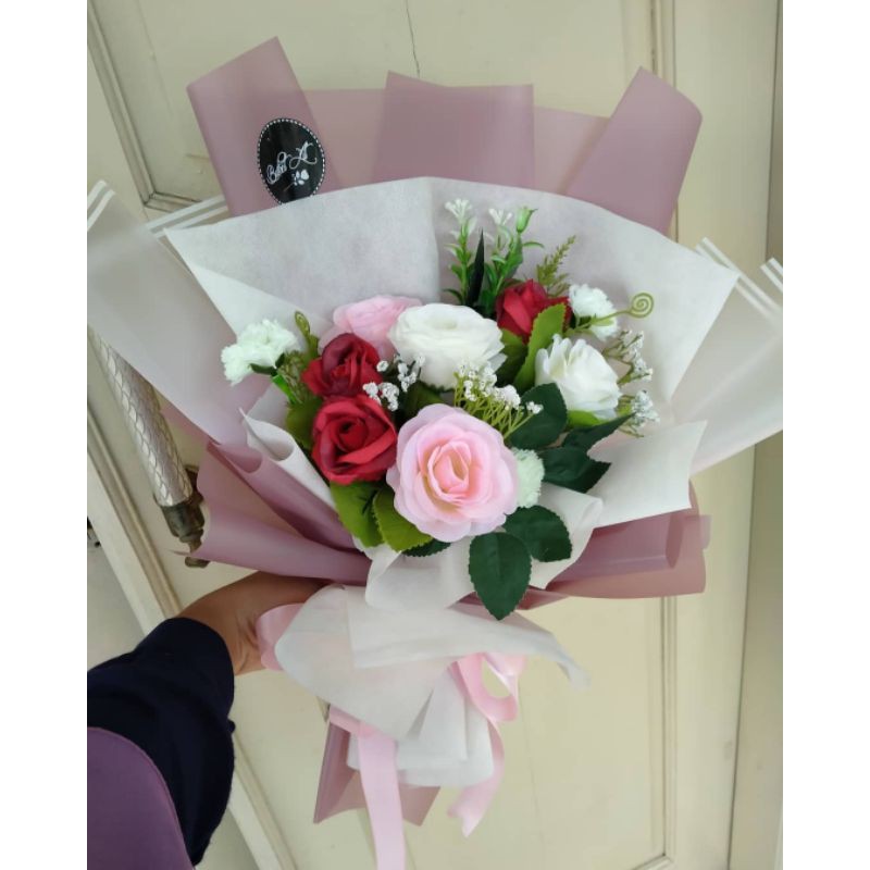 BUCKET BUNGA ARTFICIAL MURAH/BUCKET BUNGA LAMARAN